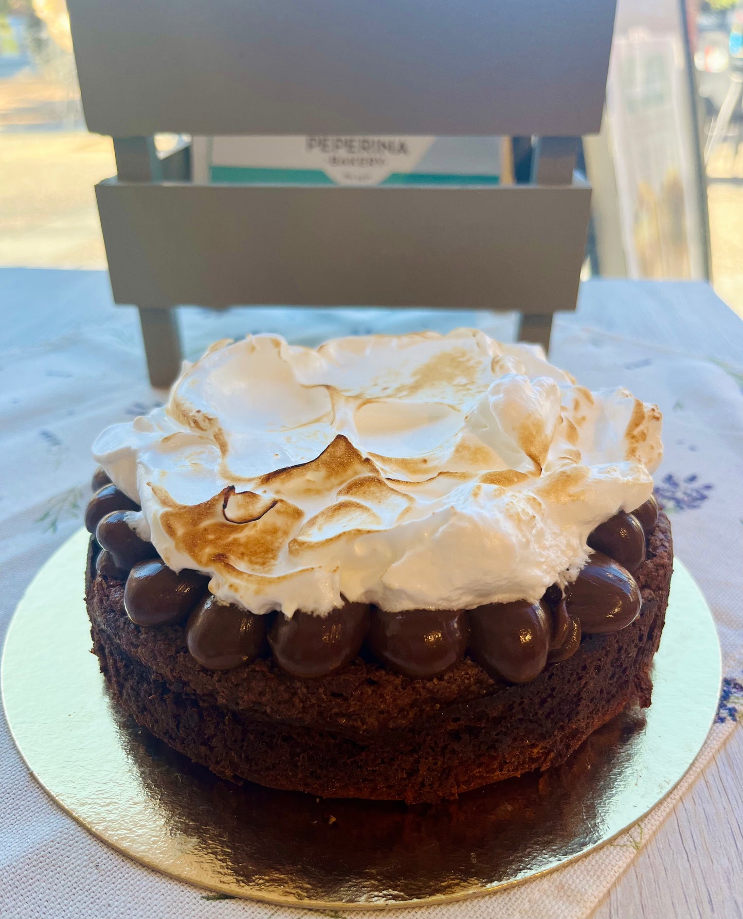 Marquisse de chocolate con dulce de leche y merengue